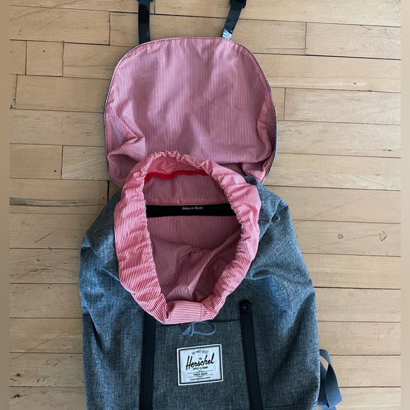 SOLD Herschel backpack - Picture 2 of 2